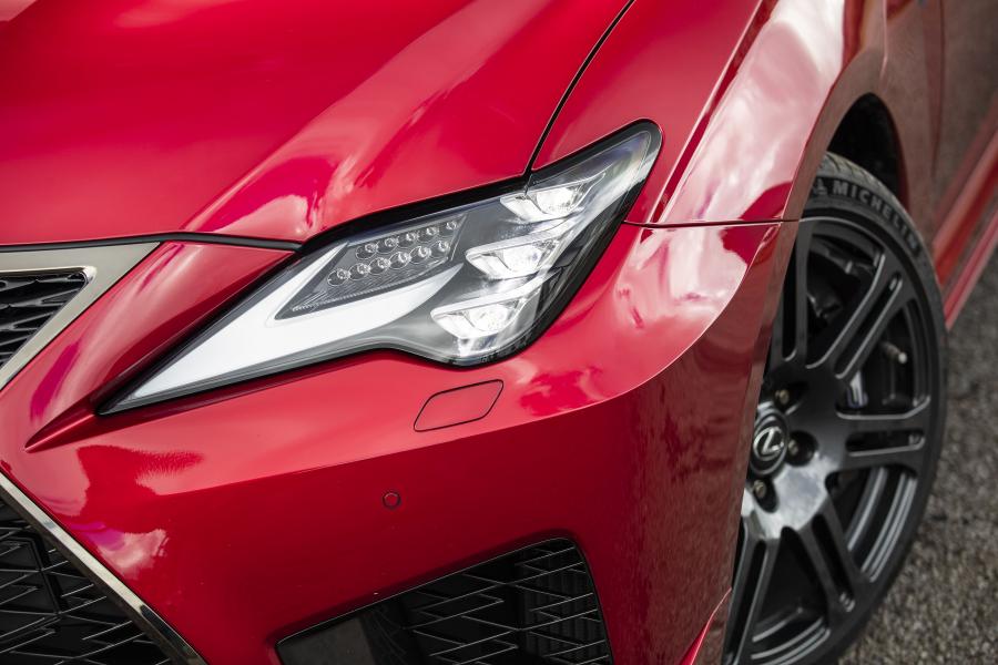 Детали экстерьера Lexus RC F 2019 года  (AU) (фото 9 из 20)